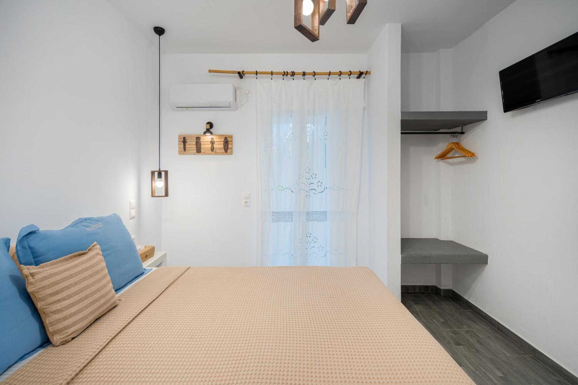 Dorkas Luxury Rooms&Apartments Livadakia Екстериор снимка